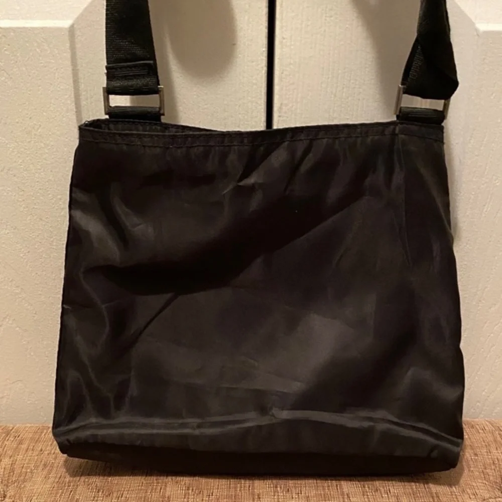 Kenneth Cole One Over the Shoulder Multi Pockets Bag/Purse.